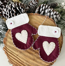 Load image into Gallery viewer, felt crafts - mittens