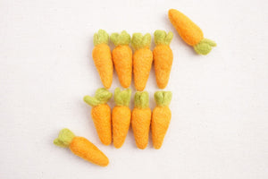 small felt carrots