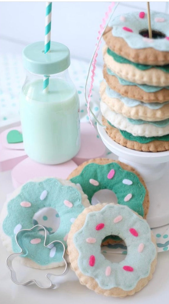 felt crafts doughnuts