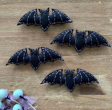 Load image into Gallery viewer, felt crafts - black bats