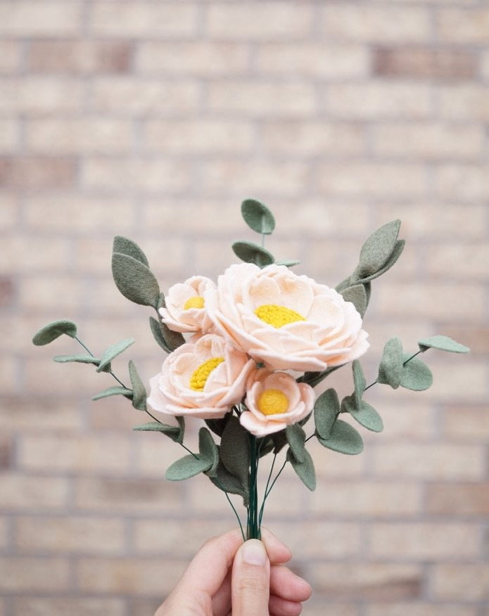 diy felt peony bouquet kit