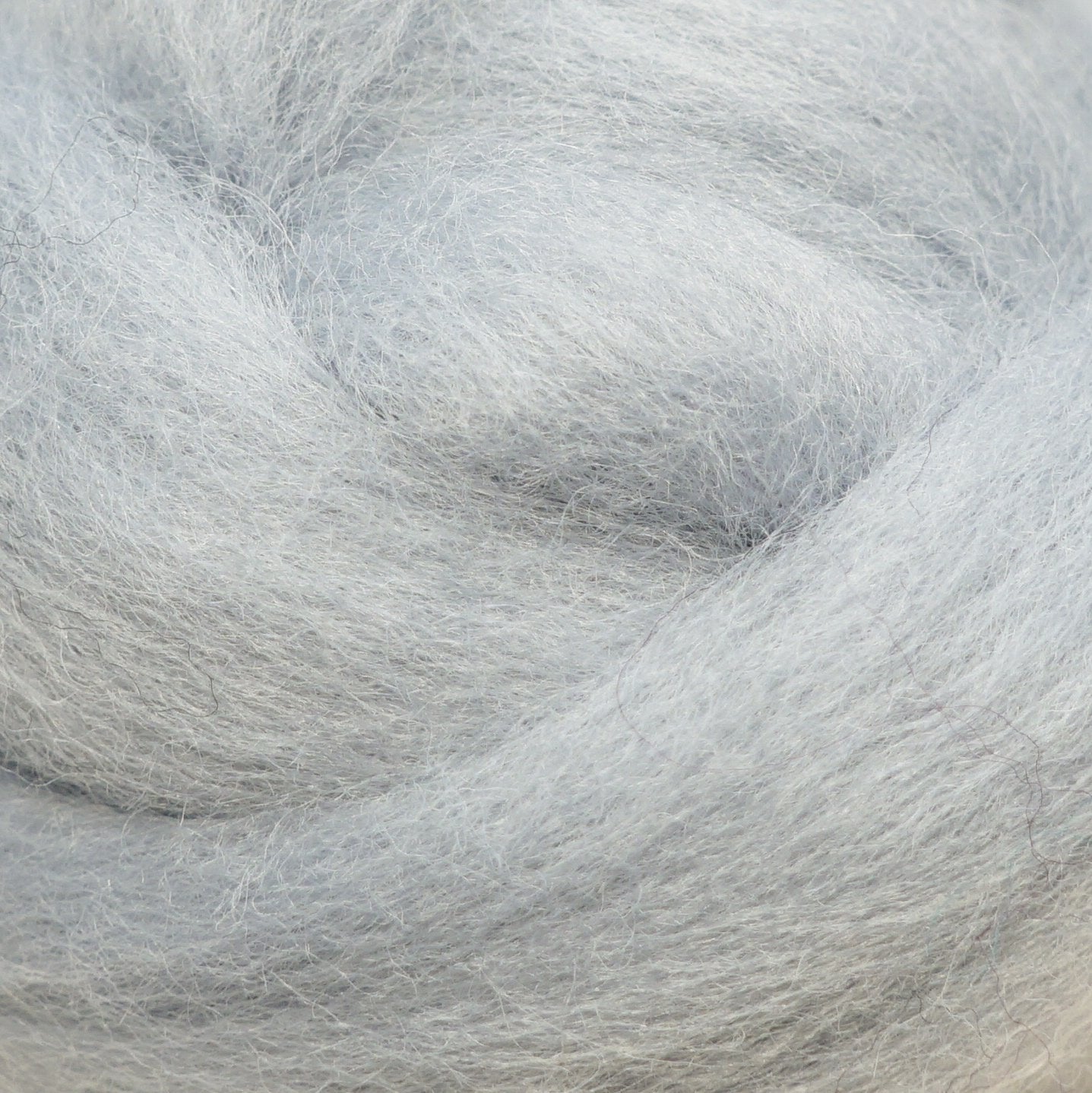 fog gray Corriedale Wool Roving